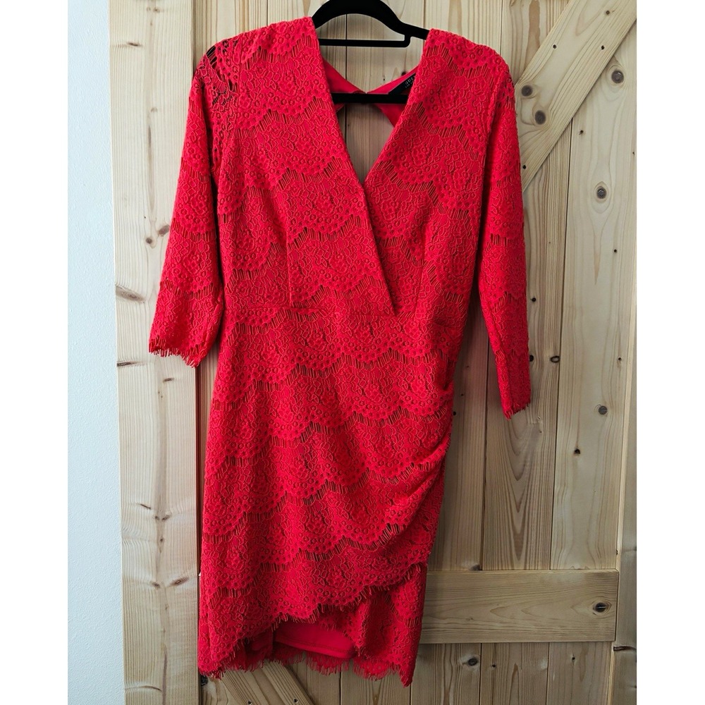 GUESS Coral Lace Sheath Dress Sz L V-Neck 3/4 Sleeve Knee Length Lined Zip